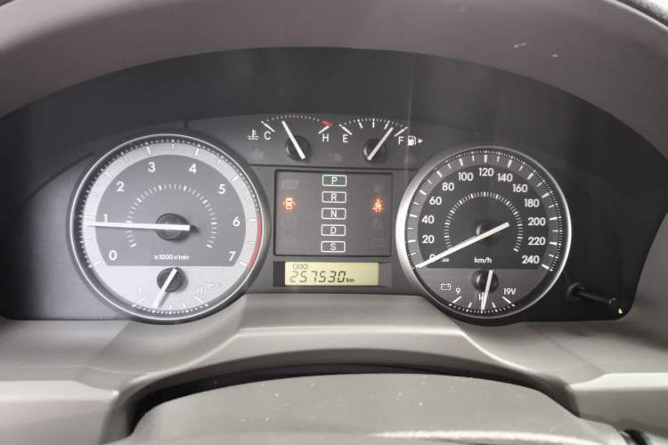 Used Toyota Land Cruiser 2015 4.0L V6 Middle East Low-Trim Version Instrument Cluster