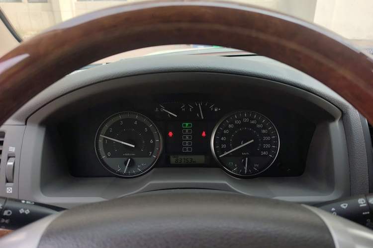 Used Toyota Land Cruiser 2015 4.0L V6 Middle East Low-Trim Version Instrument Cluster