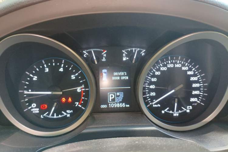 Used Toyota Land Cruiser  Instrument Cluster