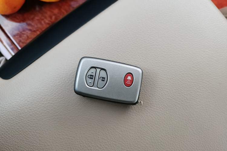 Used Toyota Land Cruiser 2015 4.6L V8 Low-Power Version Middle East Edition Interior 1