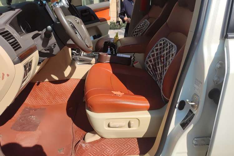 Used Toyota Land Cruiser 2015 4.6L V8 Middle East Limited Edition Left Front Seat