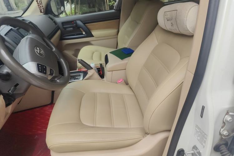 Used Toyota Land Cruiser 2015 4.0L 5-Seater Middle East Version Left Front Seat