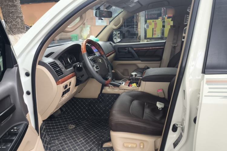 Used Toyota Land Cruiser 2015 4.0L V6 Middle East Low-Trim Version Left Front Seat