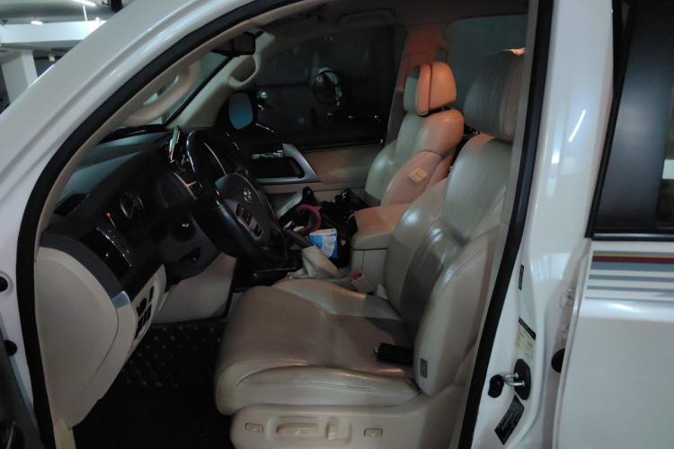 Used Toyota Land Cruiser 2015 4.0L V6 Middle East Low-Trim Version Left Front Seat
