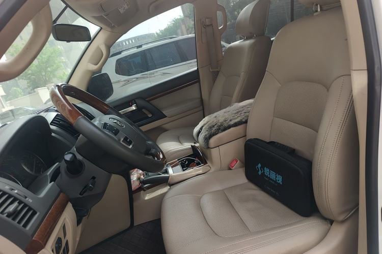 Used Toyota Land Cruiser 2015 4.0L V6 Middle East Low-Trim Version Left Front Seat