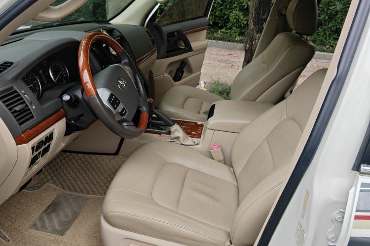 Used Toyota Land Cruiser 2015 4.0L V6 Middle East Limited Edition Left Front Seat