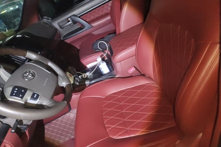 Used Toyota Land Cruiser 2015 4.0L 5-Seater Middle East Version Left Front Seat