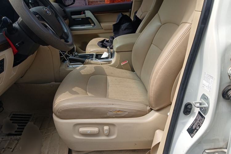 Used Toyota Land Cruiser 2015 4.0L V6 Middle East Limited Edition Left Front Seat