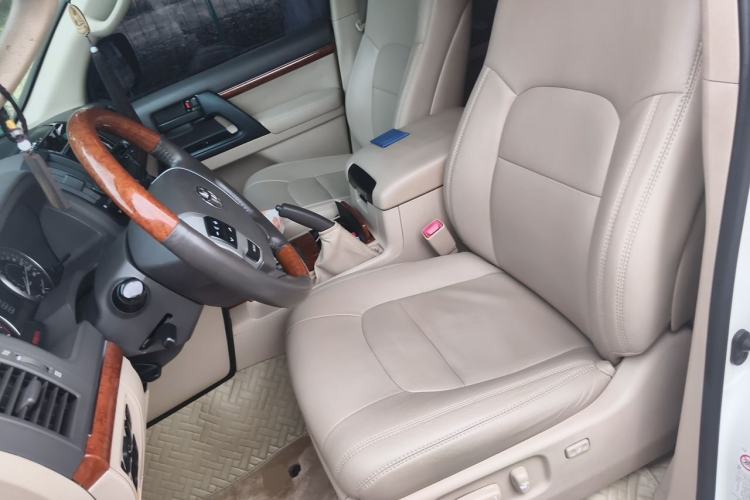 Used Toyota Land Cruiser 2015 4.0L V6 Middle East Limited Edition Left Front Seat