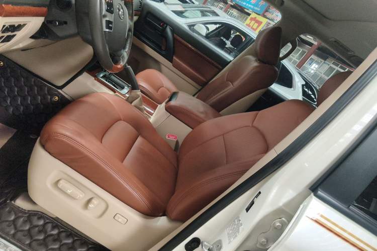 Used Toyota Land Cruiser 2015 4.0L GX-R U.S. Specification Left Front Seat