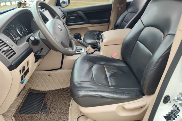Used Toyota Land Cruiser 2015 4.0L 5-Seater Middle East Version Left Front Seat