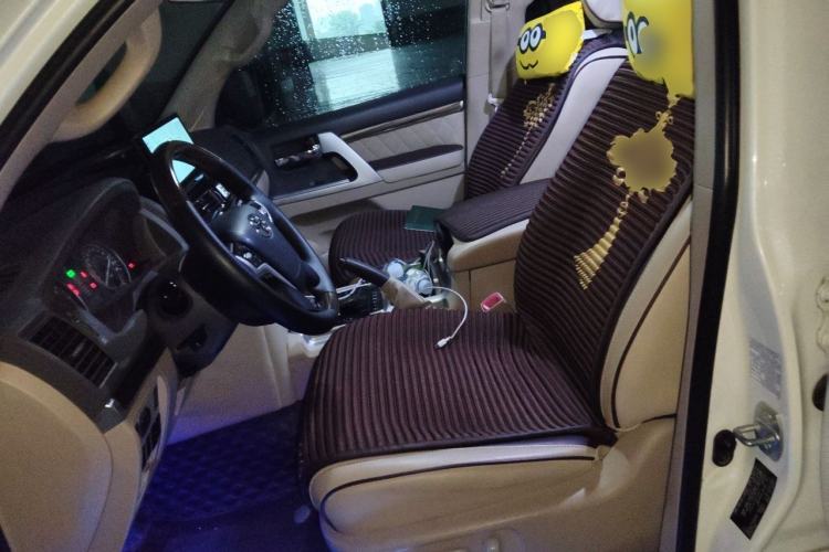 Used Toyota Land Cruiser 2015 4.0L V6 Middle East Low-Trim Version Left Front Seat