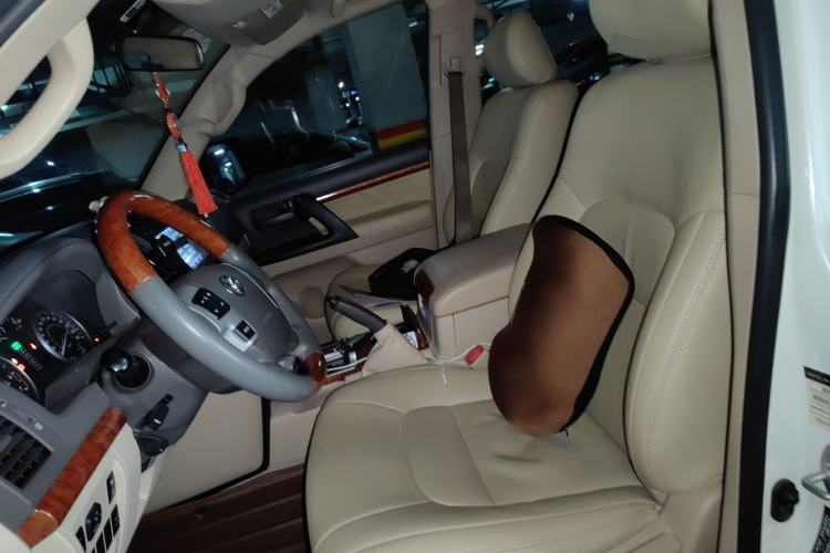Used Toyota Land Cruiser 2015 4.0L 5-Seater Middle East Version Left Front Seat