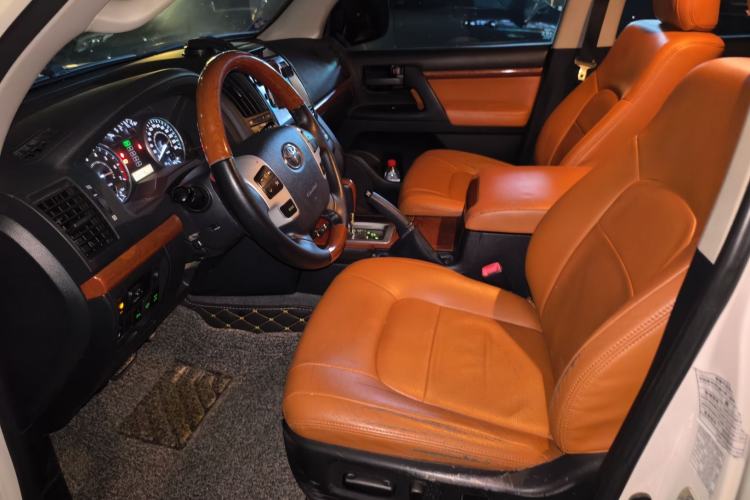Used Toyota Land Cruiser 2015 4.0L V6 Middle East Low-Trim Version Left Front Seat