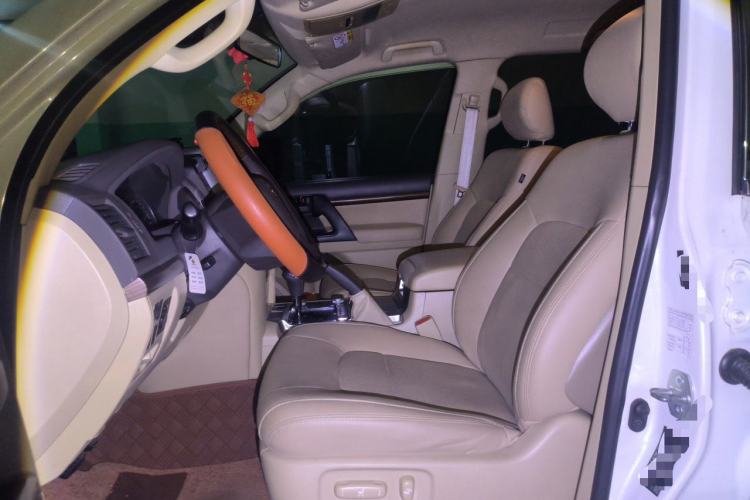 Used Toyota Land Cruiser 2015 4.0L V6 Middle East Low-Trim Version Left Front Seat