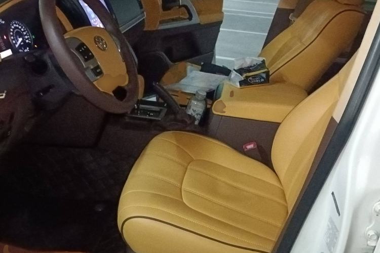 Used Toyota Land Cruiser 2015 4.0L 5-Seater Middle East Version Left Front Seat