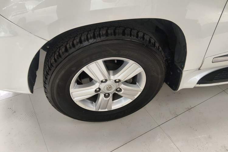 Used Toyota Land Cruiser 2015 4.0L GX-R U.S. Specification Left Front Wheel Hub