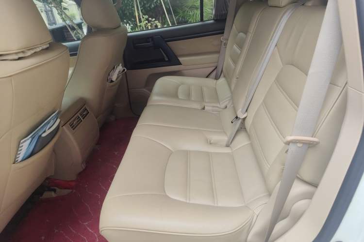 Used Toyota Land Cruiser 2015 4.0L 5-Seater Middle East Version Left Rear Seat