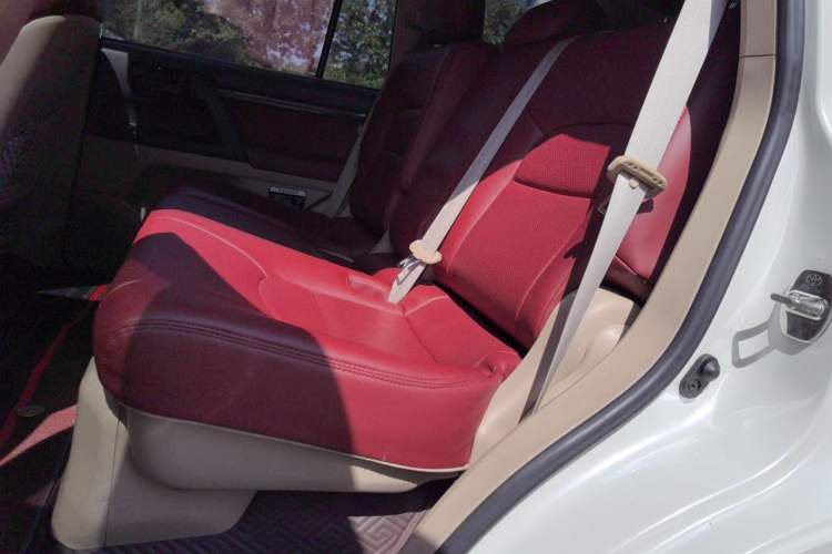 Used Toyota Land Cruiser 2015 4.0L V6 Middle East Limited Edition Left Rear Seat