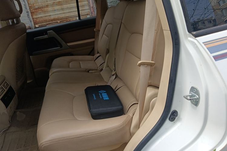 Used Toyota Land Cruiser 2015 4.0L V6 Middle East Limited Edition Left Rear Seat