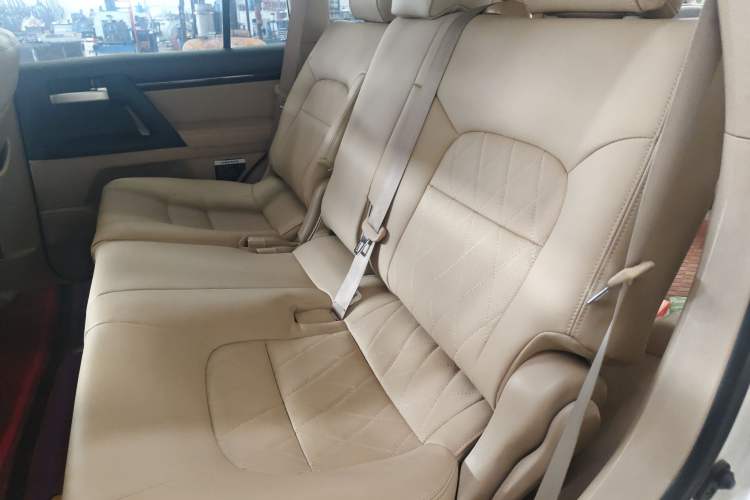 Used Toyota Land Cruiser 2015 4.0L 5-Seater Middle East Version Left Rear Seat