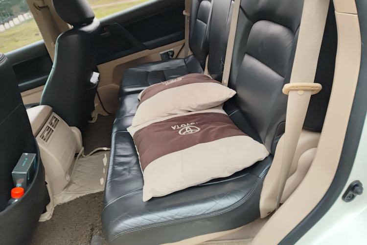 Used Toyota Land Cruiser 2015 4.0L 5-Seater Middle East Version Left Rear Seat