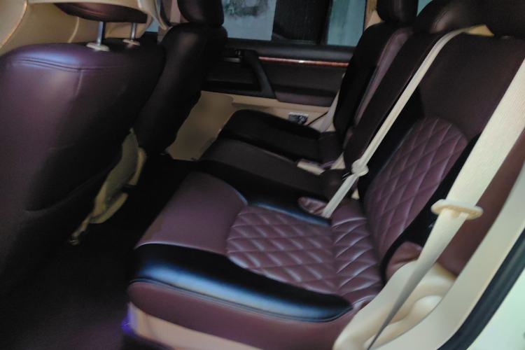 Used Toyota Land Cruiser 2015 4.0L V6 Middle East Low-Trim Version Left Rear Seat