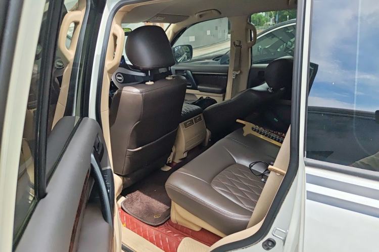 Used Toyota Land Cruiser 2015 4.0L V6 Middle East Low-Trim Version Left Rear Seat