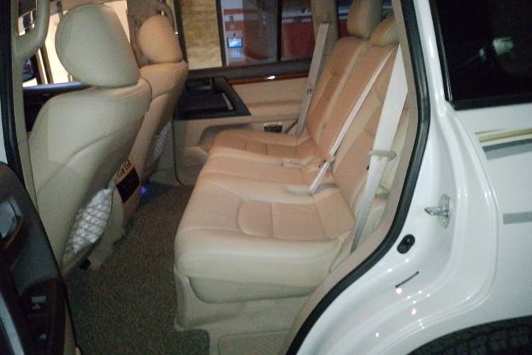 Used Toyota Land Cruiser 2015 4.0L V6 Middle East Limited Edition Left Rear Seat