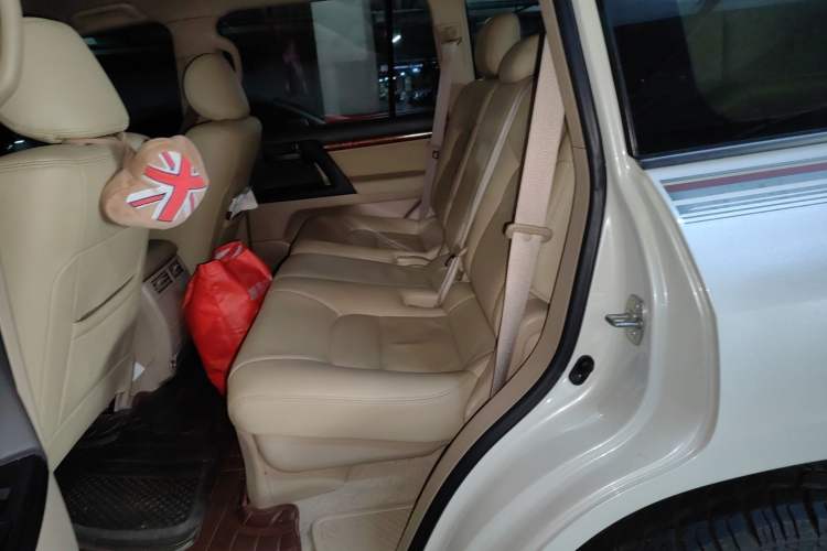 Used Toyota Land Cruiser 2015 4.0L 5-Seater Middle East Version Left Rear Seat