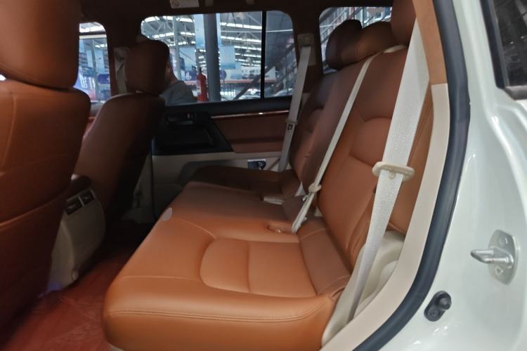 Used Toyota Land Cruiser 2015 4.0L V6 Middle East Low-Trim Version Left Rear Seat