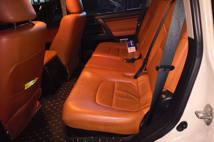 Used Toyota Land Cruiser 2015 4.0L V6 Middle East Low-Trim Version Left Rear Seat