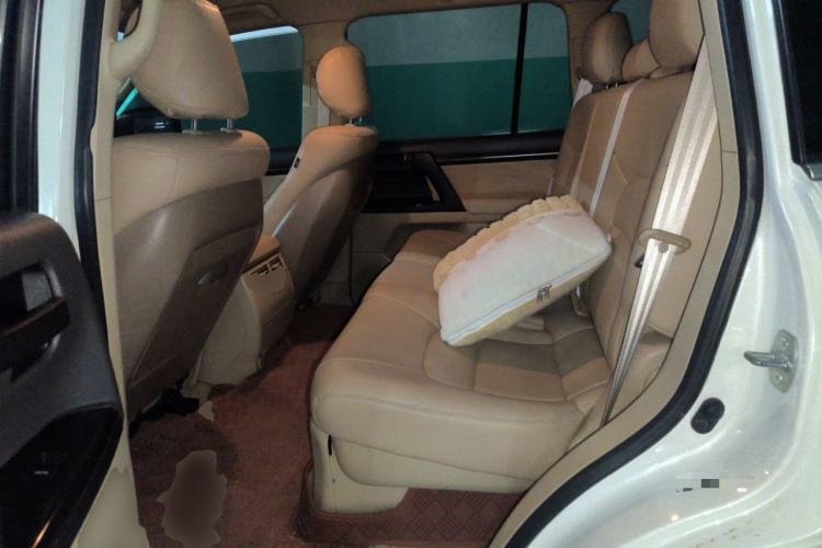 Used Toyota Land Cruiser 2015 4.0L V6 Middle East Low-Trim Version Left Rear Seat