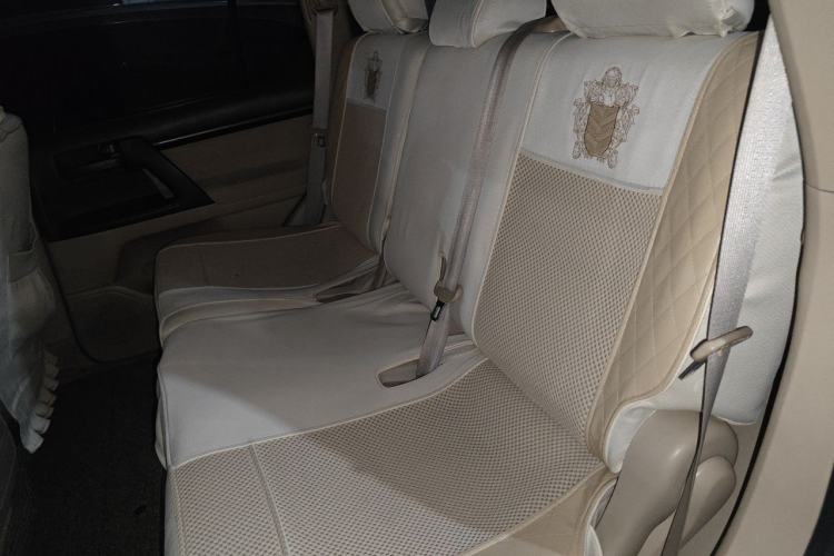 Used Toyota Land Cruiser 2015 4.0L V6 Middle East Low-Trim Version Left Rear Seat