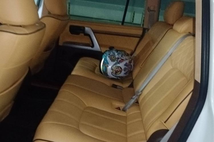 Used Toyota Land Cruiser 2015 4.0L 5-Seater Middle East Version Left Rear Seat