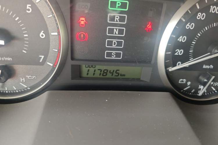 Used Toyota Land Cruiser 2015 4.0L 5-Seater Middle East Version Odometer Close Up