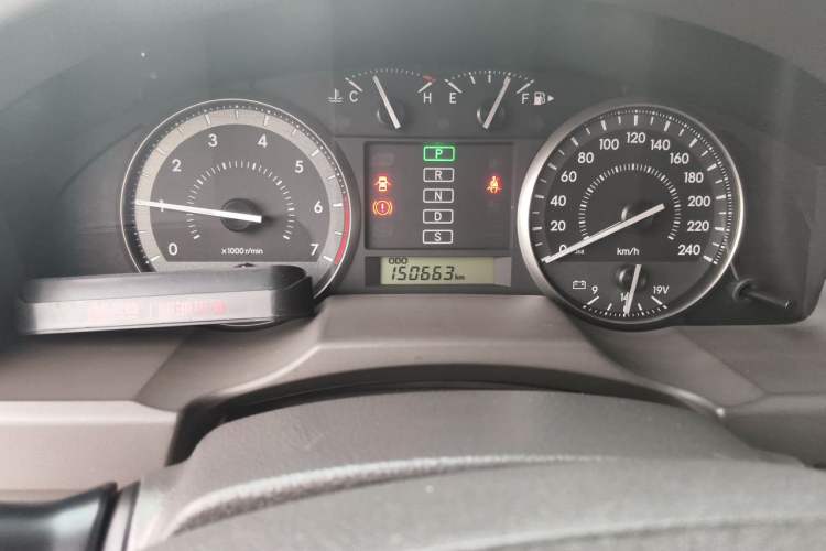 Used Toyota Land Cruiser 2015 4.0L V6 Middle East Limited Edition Odometer Close Up