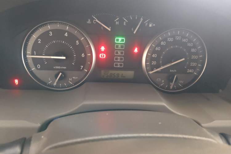Used Toyota Land Cruiser 2015 4.0L 5-Seater Middle East Version Odometer Close Up
