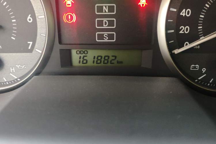 Used Toyota Land Cruiser 2015 4.0L V6 Middle East Low-Trim Version Odometer Close Up