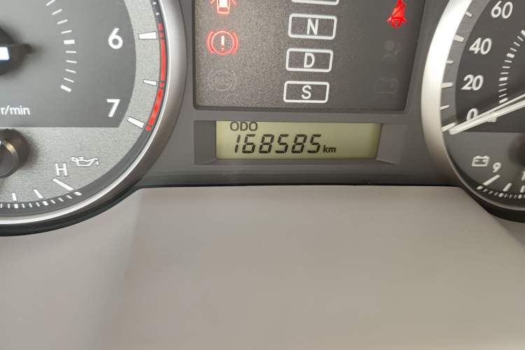 Used Toyota Land Cruiser 2015 4.0L 5-Seater Middle East Version Odometer Close Up