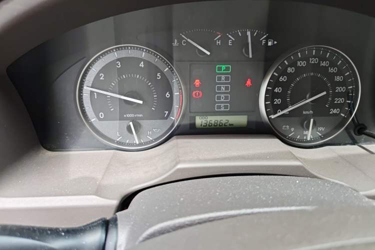 Used Toyota Land Cruiser 2015 4.0L V6 Middle East Low-Trim Version Odometer Close Up