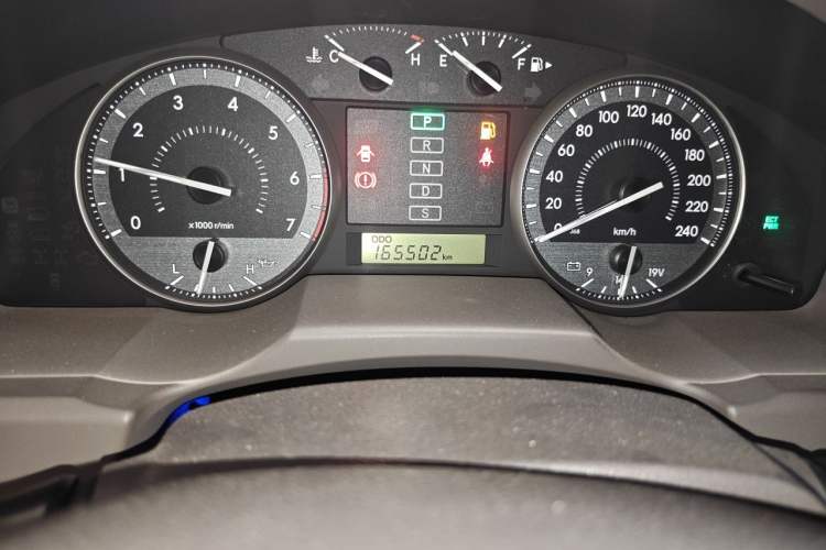 Used Toyota Land Cruiser 2015 4.0L V6 Middle East Low-Trim Version Odometer Close Up