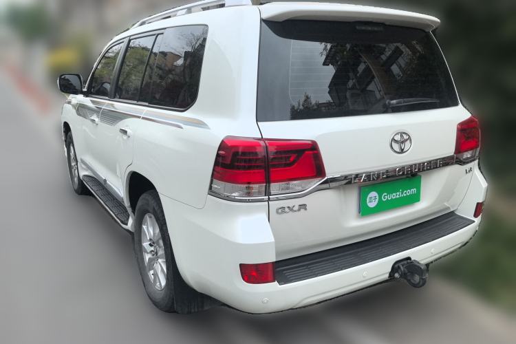 Used Toyota Land Cruiser 2015 4.0L 8-Seater Middle East Version Rear Left 45 Deg