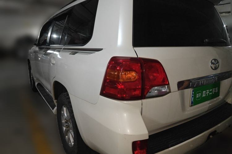 Used Toyota Land Cruiser 2015 4.0L V6 Middle East Low-Trim Version Rear Left 45 Deg