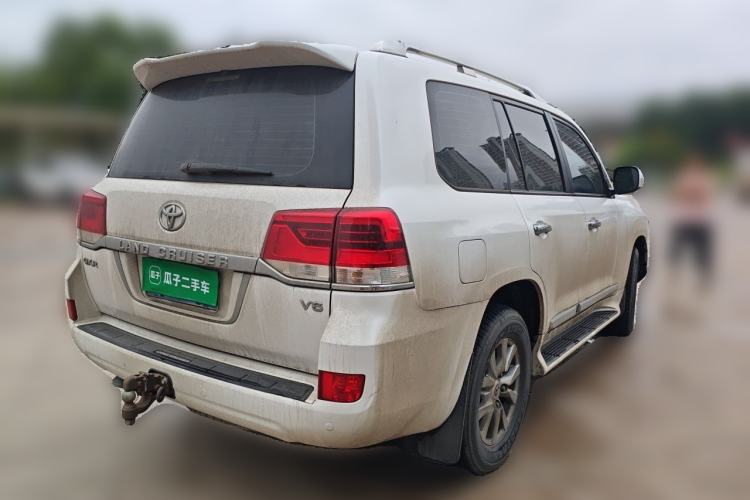 Used Toyota Land Cruiser 2015 4.0L VX-R 8-Seater Middle East Version Rear Right 45 Deg