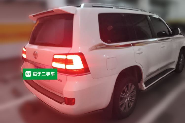 Used Toyota Land Cruiser 2015 4.0L V6 Middle East Low-Trim Version Rear Right 45 Deg