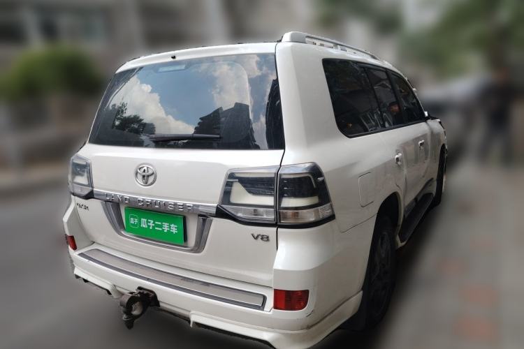 Used Toyota Land Cruiser 2015 4.0L V6 Middle East Low-Trim Version Rear Right 45 Deg