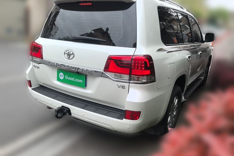Used Toyota Land Cruiser 2015 4.0L 8-Seater Middle East Version Rear Right 45 Deg