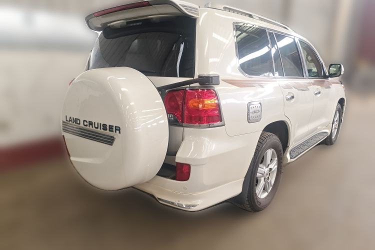 Used Toyota Land Cruiser 2015 4.0L 5-Seater Middle East Version Rear Right 45 Deg