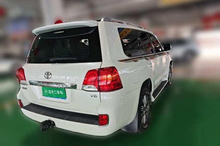 Used Toyota Land Cruiser 2015 4.0L V6 Middle East Low-Trim Version Rear Right 45 Deg